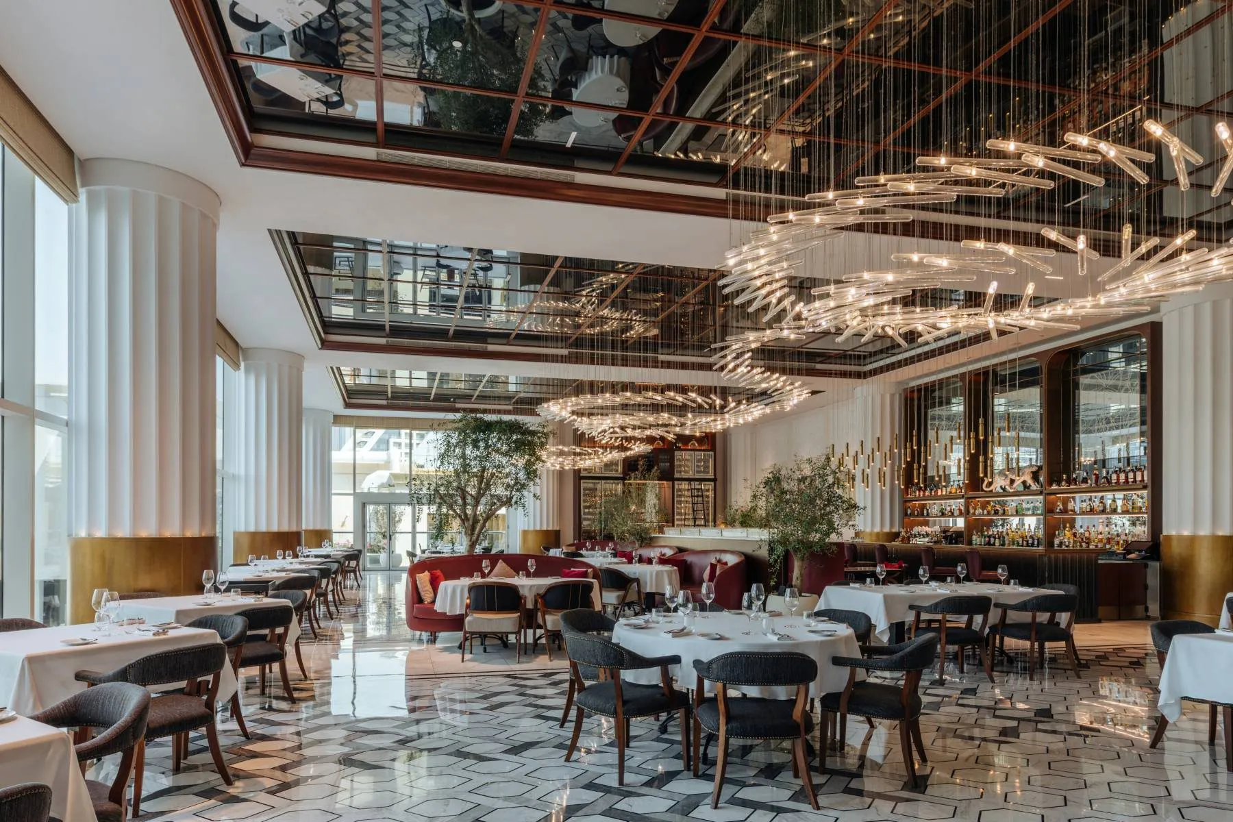 Sofitel-Dubai-The-Obelisk